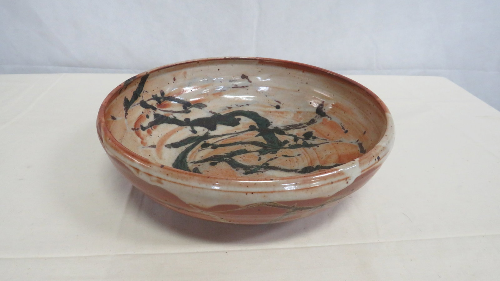 Vintage Studio Pottery Large Center Bowl: Vintage Studio Pottery Large Center Bowl in good condition. Artist signed. 3.75"H x 11"D