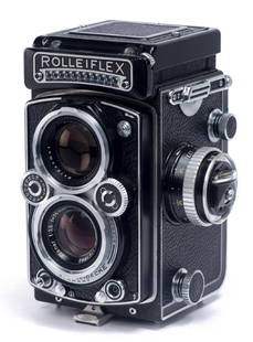 Rolleiflex KAMERA 3 5 C (K4C) ROLLEI F&H: Rolleiflex KAMERA 3 5 C (K4C) ROLLEI F&H 1956-1959 Art. Nr.: 1754387 Hersteller Franke und Heidecke Heidomat 1:2 8/75mm Carl Zeiss Planar 1:3 5 f=75 mm Photographies Photographs Matériel audio et pho