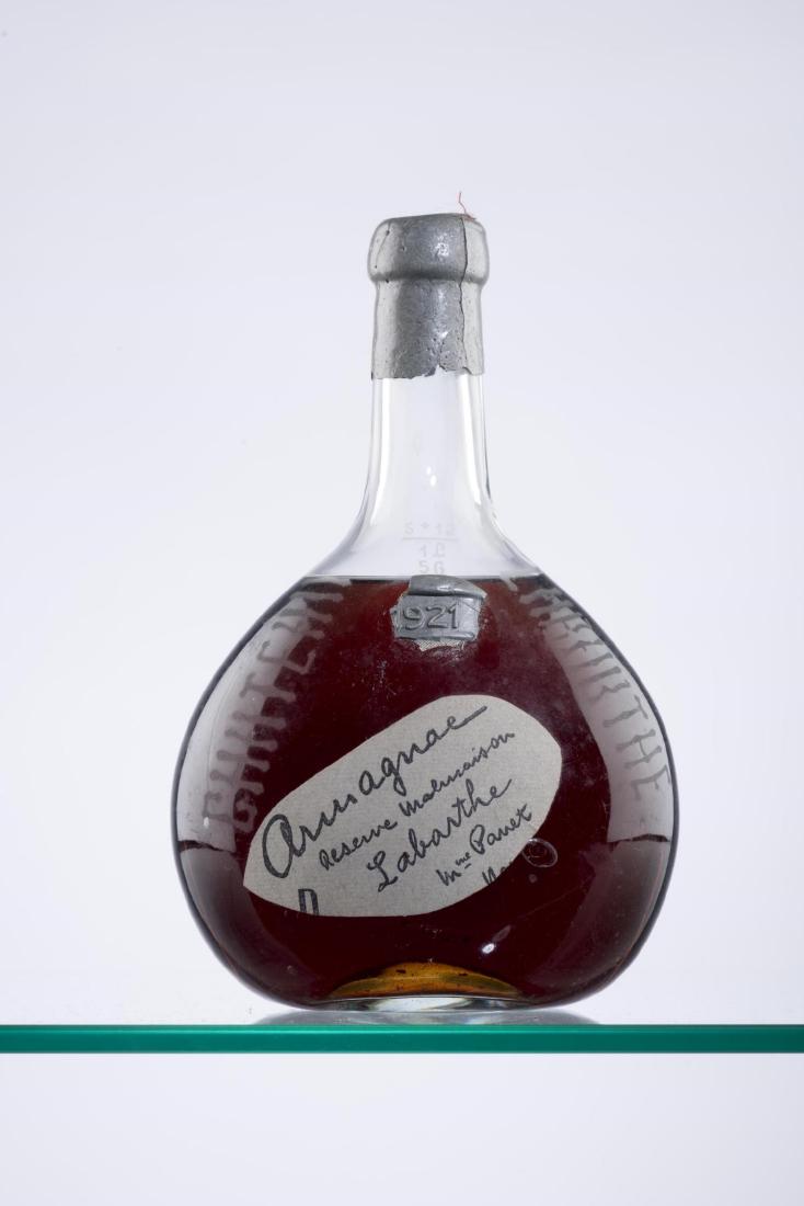 Armagnac Réserve Malmaison Labarthe 1921 1 bouteille: Armagnac Réserve Malmaison Labarthe 1921 1 bouteille Référence: Due to international regulations this item cannot be shipped by airmail neither to US Vins et alcools Wine - Spirits
