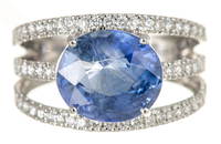 Bague en or gris .750 surmonté d