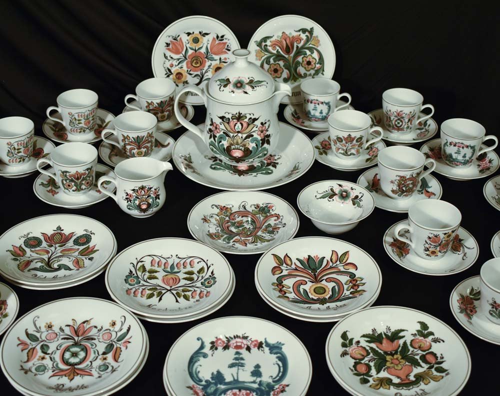 Porsgrund Norway China set: Porsgrund Norway China set pattern is called Norsk Rosemaling by artist Nils Ellingsgard 18 cups and saucers, 18 dessert plates, a cream and sugar, a tea pot, and 1 serving plate.