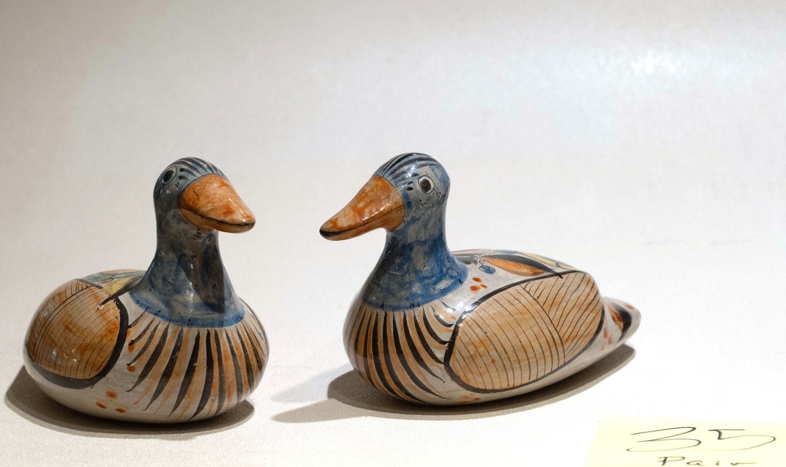 Pair Mexico ceramic ducks: Pair hand painted Mexico ceramic ducks