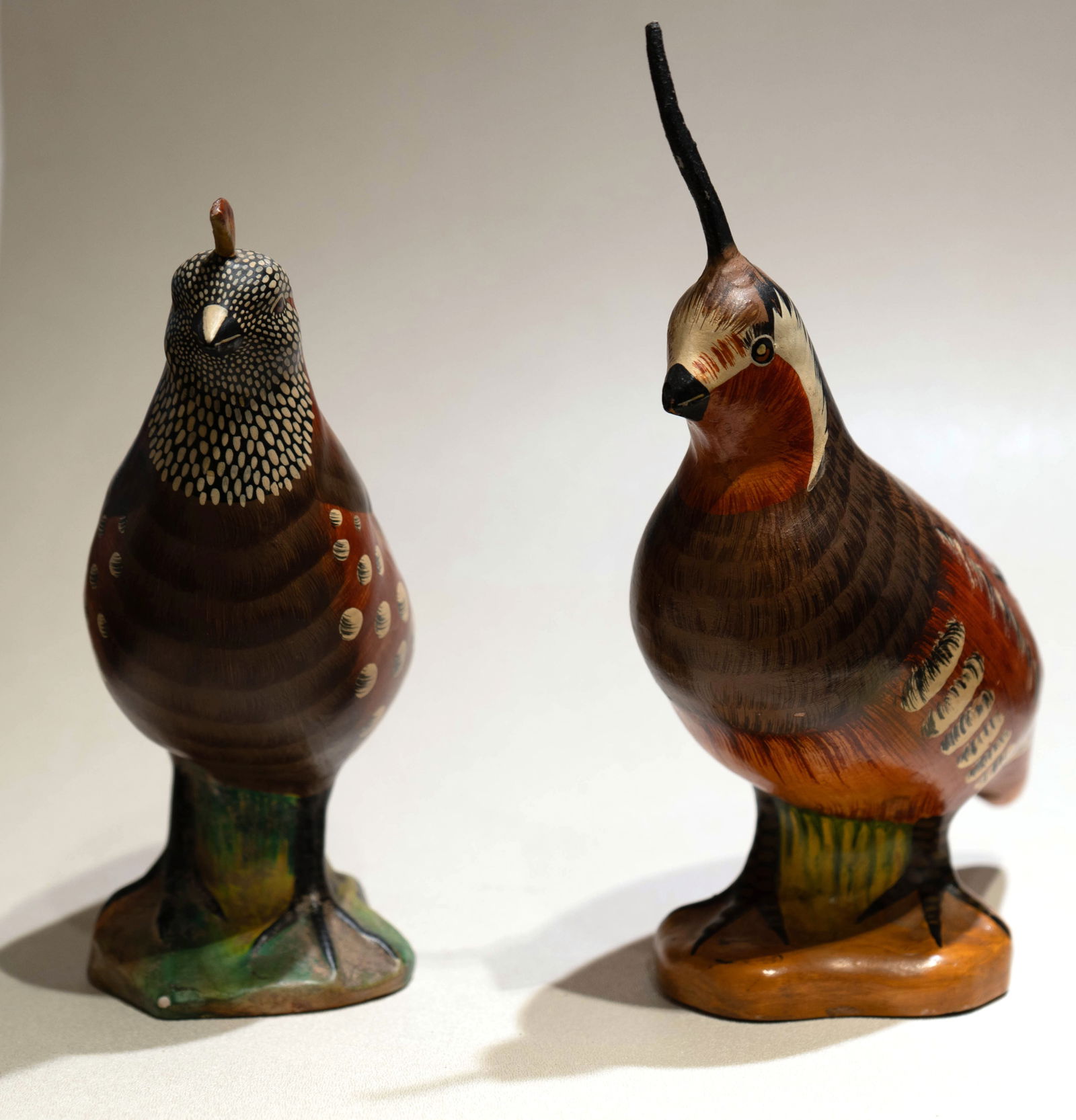 Pair of Italian ceramic quail: Pair of hand-painted Italian ceramic quail