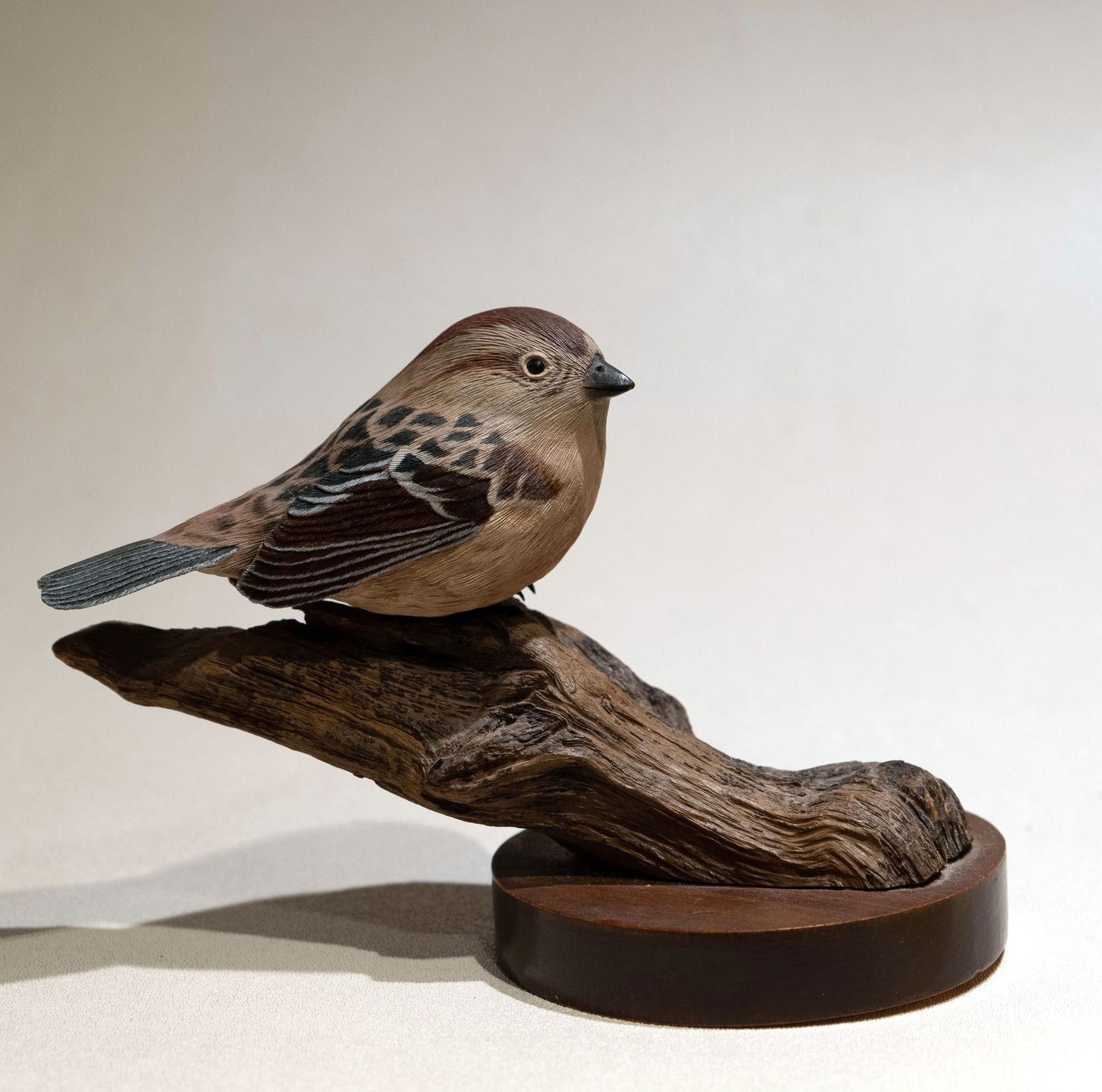 Dean Mesnard - Hand carved wooden sparrow: Dean Mesnard - Hand carved wooden sparrow. Signed and Dated 5/87