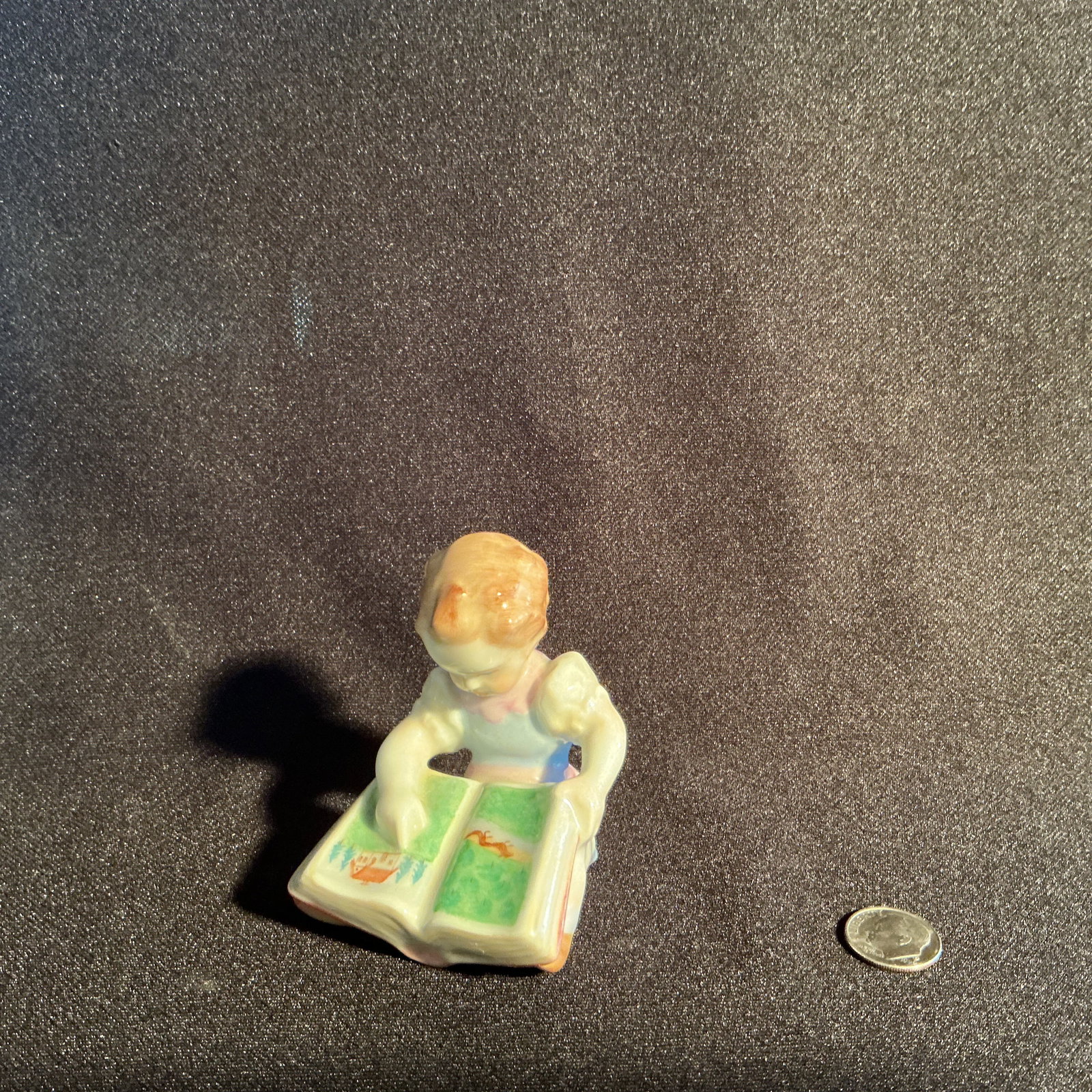 Herend Girl Reading (1 of 2)
