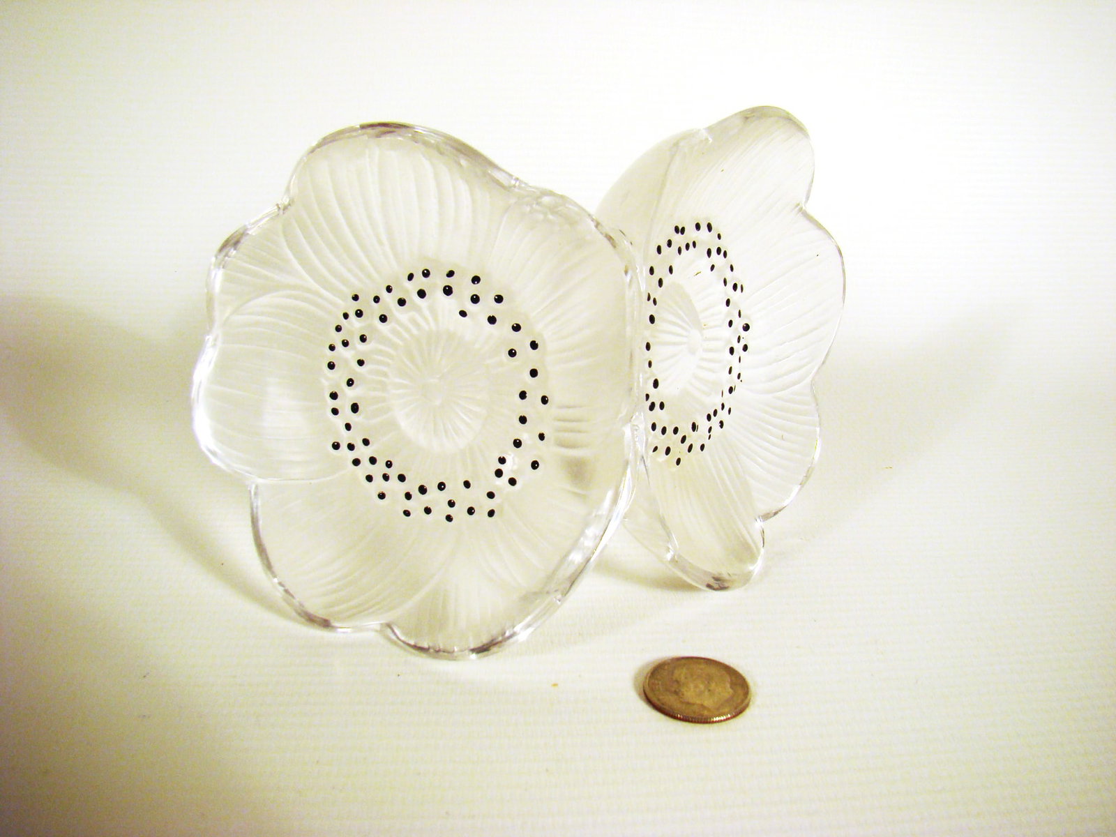 Lalique Double Flower Design bottle stopper: Lalique Double Flower Design stopper. Marked.