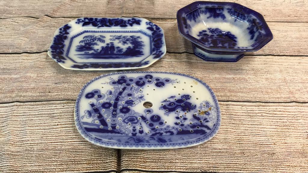 Flow Blue Platter, Bowl, Platter Drain Insert (1 of 3)