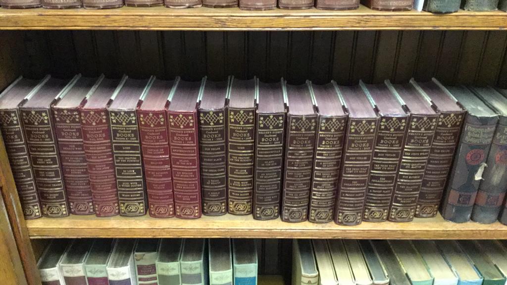 32 Hard Back Books: Includes 11 Works of Mark Twain, American Classic Series, 5 Thackeray Works Published 1883, 16 Readers Digest Condensed Books( partial Leather Bound) * previous owner has written in inside cover