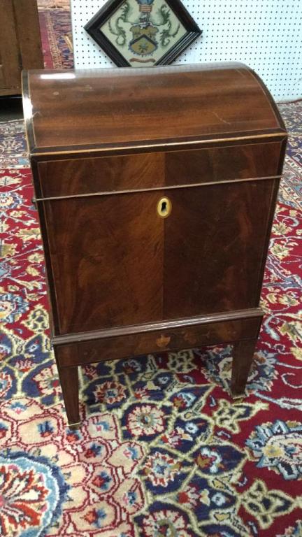 Dome Top Inlaid Mahogany Cellarette: see photos