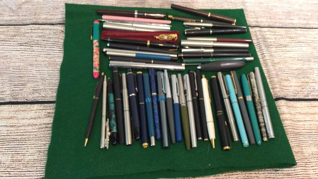 Group of Vintage Pens (1 of 2)