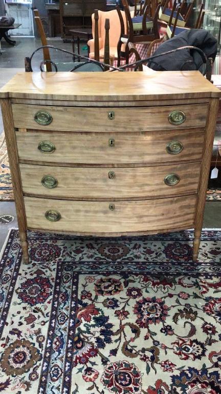 Sheraton 4 Drawer Bow Front Chest (1 of 3)