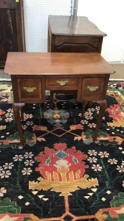 Centennial Queen Anne Dressing Table (1 of 4)