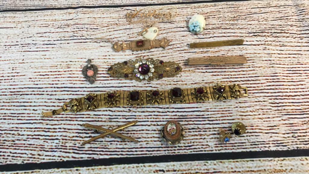 11 Pieces Assorted Jewelry (1 of 3)