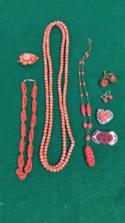 8 Pieces Coral ? Jewelry (1 of 3)