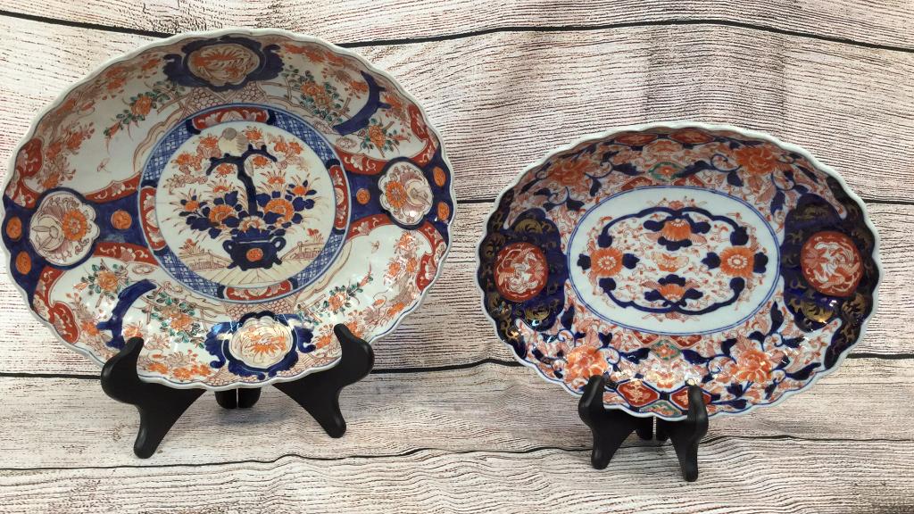 2 Chinese Export Imari Shallow Scalloped Bowls (1 of 5)