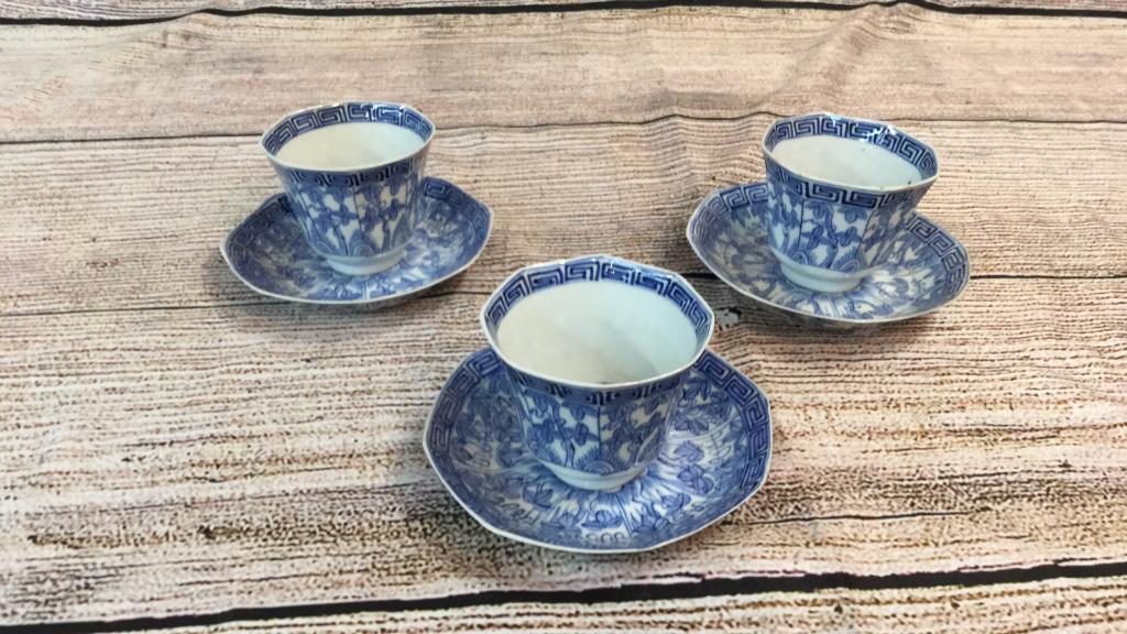 Set 3 Asian Porcelain Tea Cups (1 of 5)