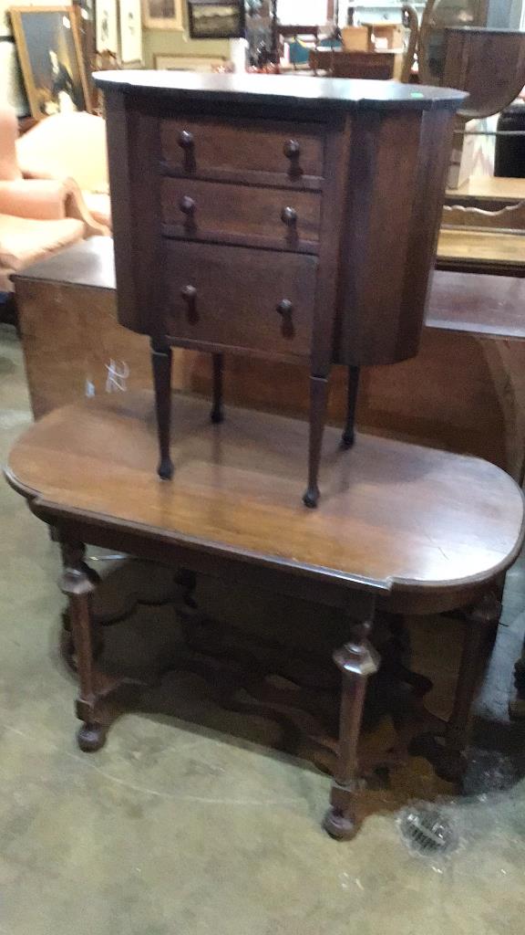 Mahogany Occasional Table & Martha Washington (1 of 1)