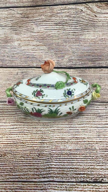 Lidded Herend Sugar Dish: Minor losses to flowers