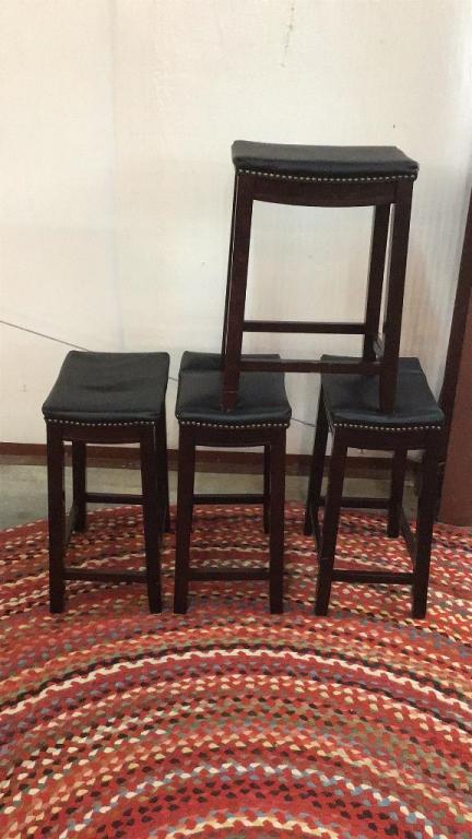 4 25” Bar Stools W Leather Seats (1 of 1)