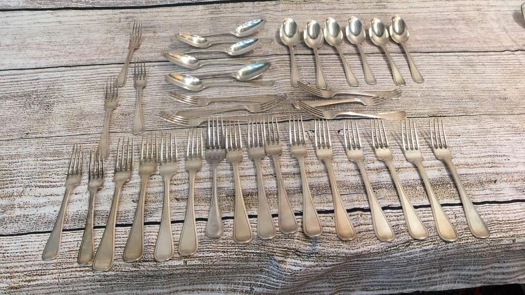 37 Pieces English Silver Flatware (1 of 5)
