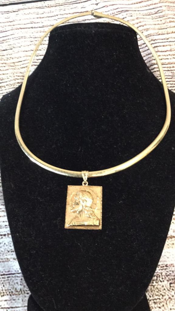 10 k Gold Chain, Profile Pendant (1 of 4)