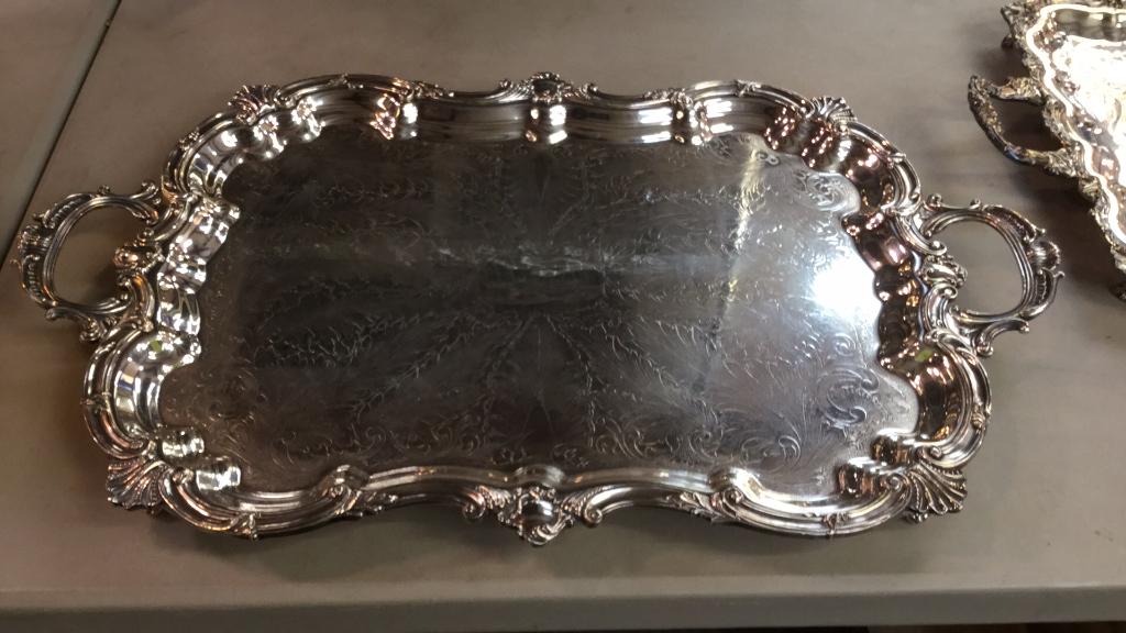 2 SIlverplate Serving Trays (1 of 4)