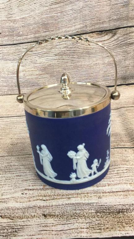 Wedgwood Biscuit Jar: Plated top and handle, 5 inches tall