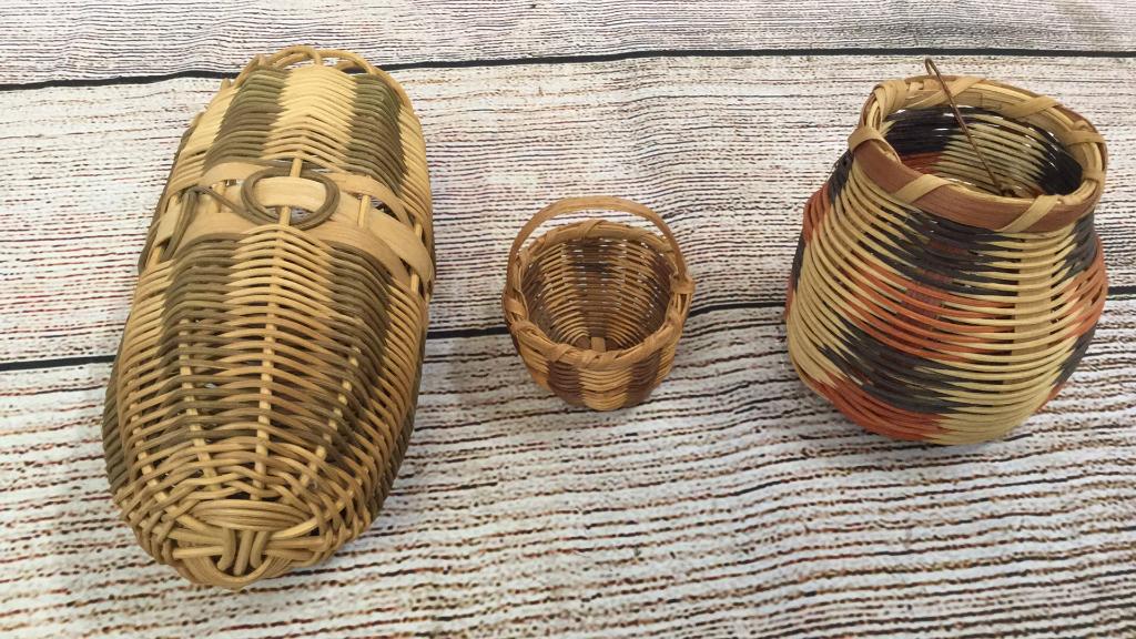 3 Miniature Cherokee Honeysuckle Baskets: 4 inch button basket, 7.5 inch wall vase with curl decoration, 3 inch handle basket ...dyed vine weavers, good condition