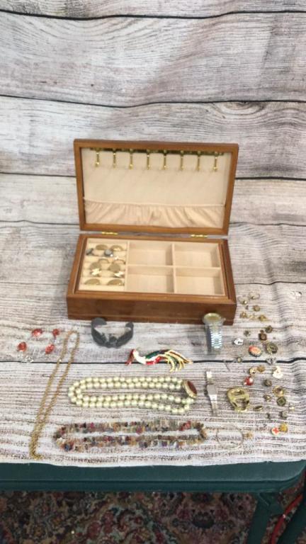 Group Costume Jewelry, Watches: Includes ladies Seiko Wrist watch, cuff links, Group of pins...with jewelry box
