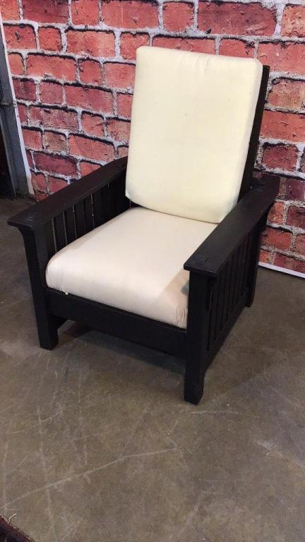 Art & Crafts Recliner: Possibly Stickley