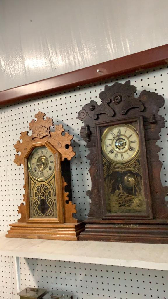 2 Rooster Head Mantle Clocks (1 of 5)