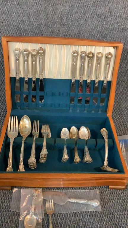 48 Pieces Gotham Chantilly Flatware (1 of 5)
