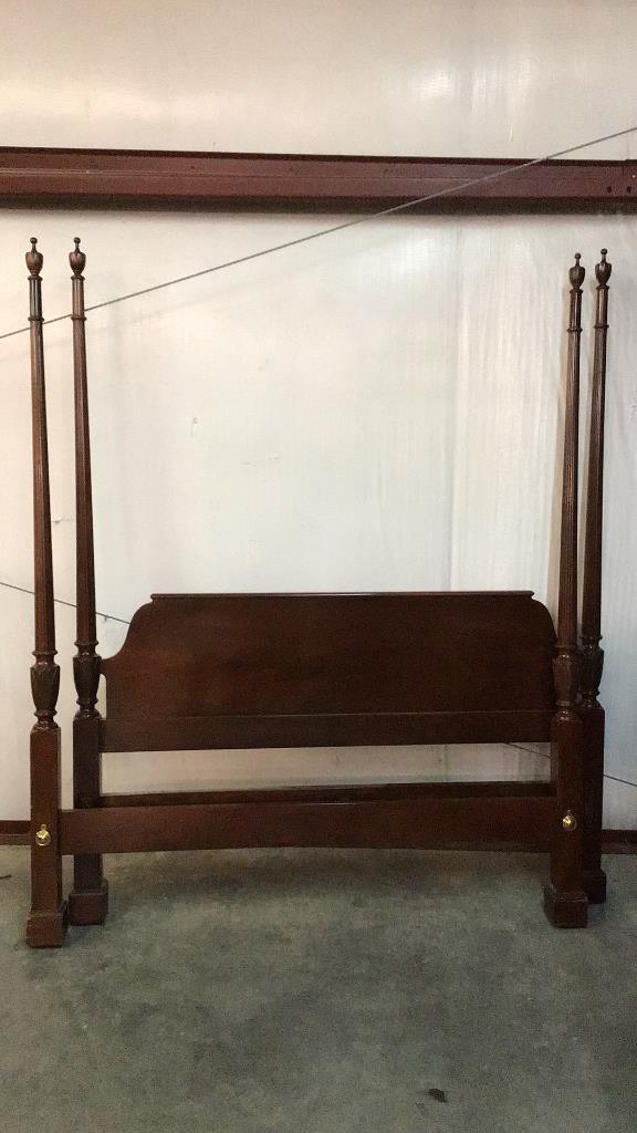 Baker Furniture CO.Queen Rice Bed: Good condition w Rails