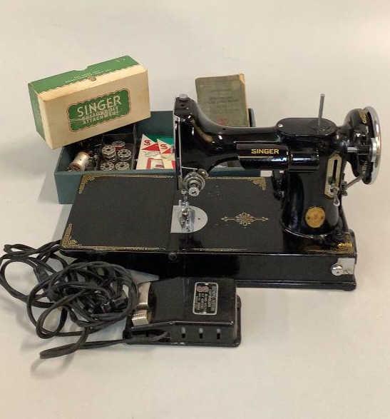 Singer Featherweight Machine (1 of 7)
