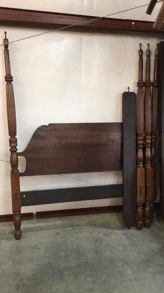 Walnut 4 Post Queen Bed: Fluted post