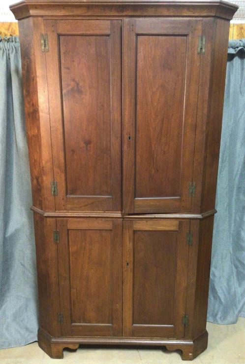 Chippendale Walnut Corner Cupboard (1 of 5)