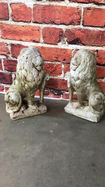Pair Vintage Concrete Entry Lions (1 of 3)