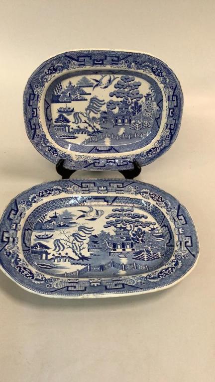 Blue Willow Platters (1 of 5)