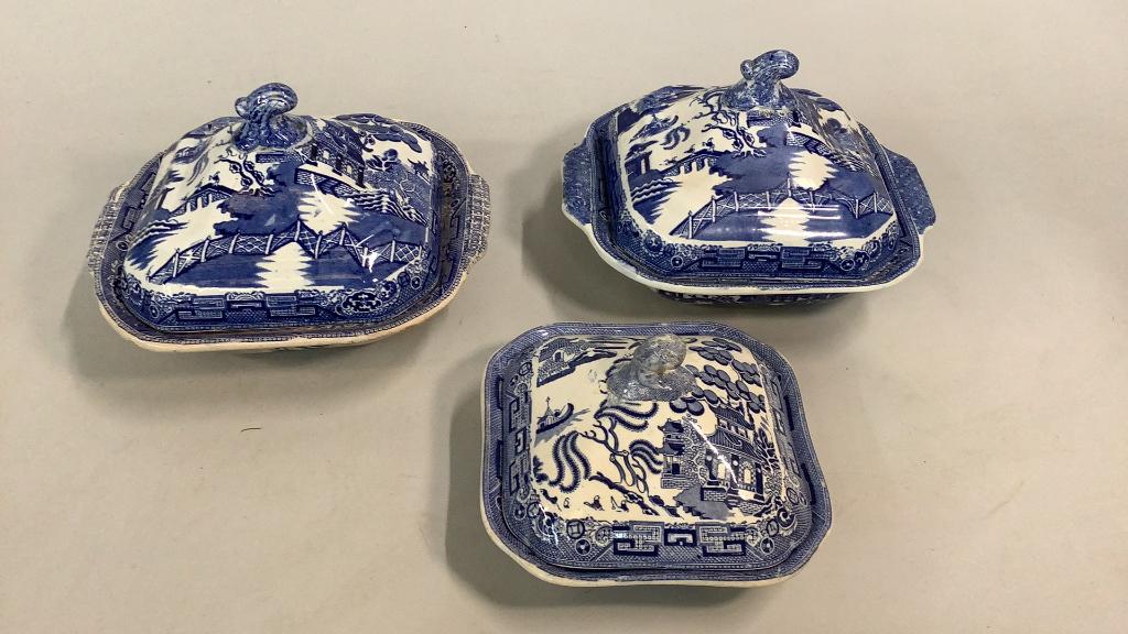3 Blue Willow ironstone Covered Tureens (1 of 4)