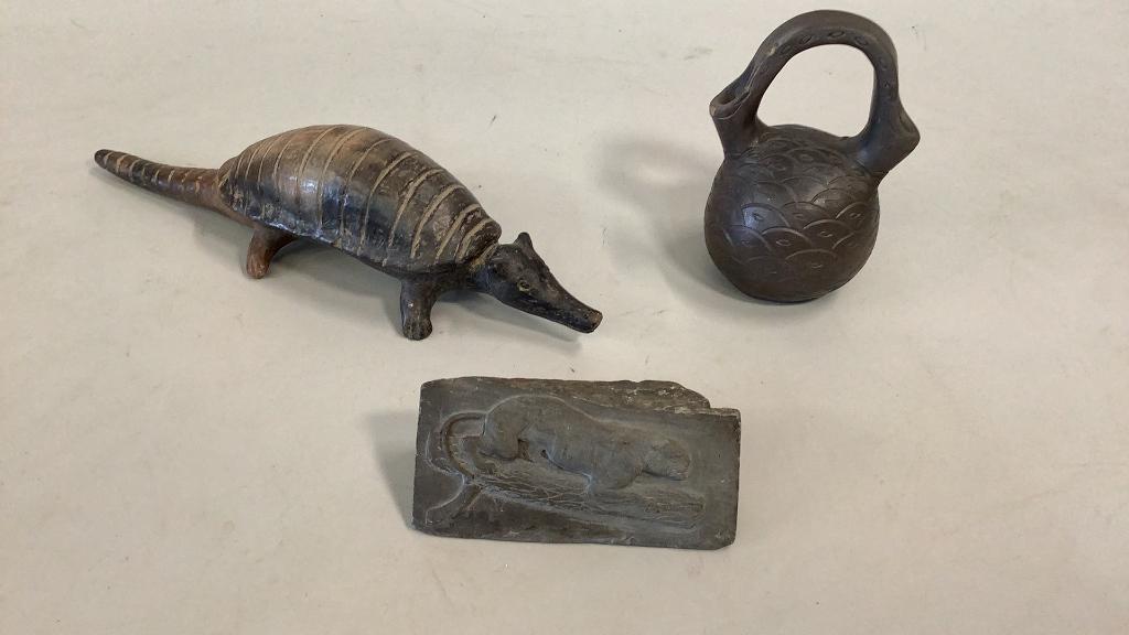 Native American Pottery, Carving (1 of 6)