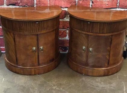 Pair Figured Mahogany Henredon Demilune Cupboards (1 of 4)