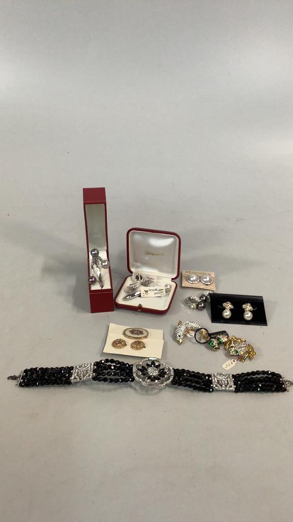 Group Majorica, Rhinestone Jewelry (1 of 4)