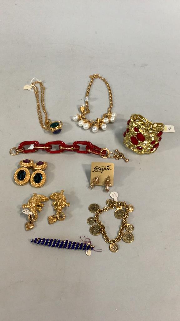 9 Pieces Costume Jewelry (1 of 5)