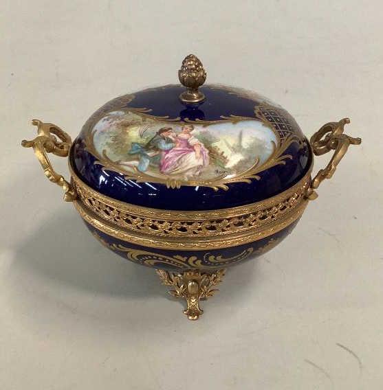 Sevres Style Dresser Box (1 of 4)