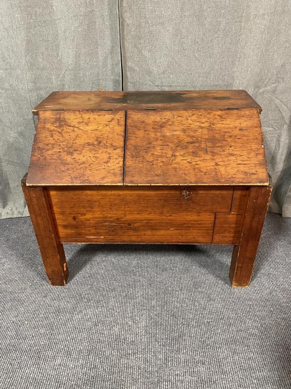 Primitive Pine Lift Top Grain Bin (1 of 4)