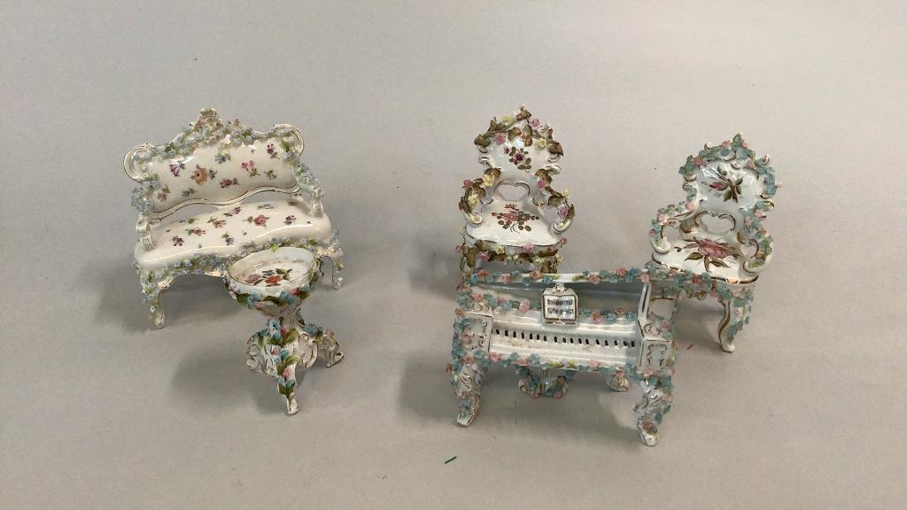 5 Pieces German Porcelain Table Articles (1 of 7)