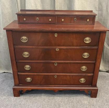 Classical Mahogany Chest (1 of 3)