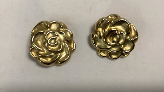 18K Yellow Gold Earrings: 1 2/8 Inch Flower Form Clip Earrings..stamped 18K, Also 2793…17.9 grams