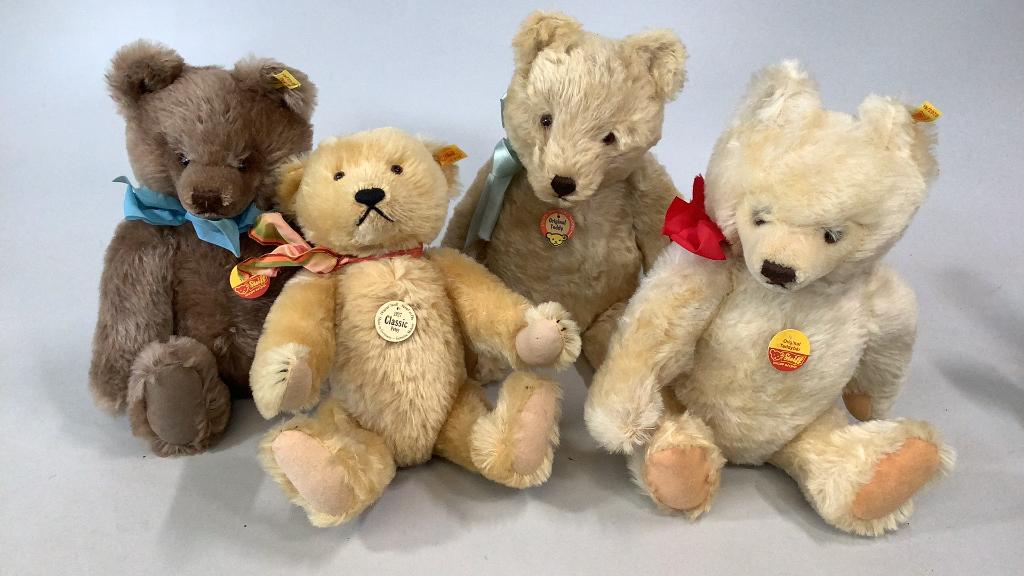4 Steiff Bears (1 of 5)