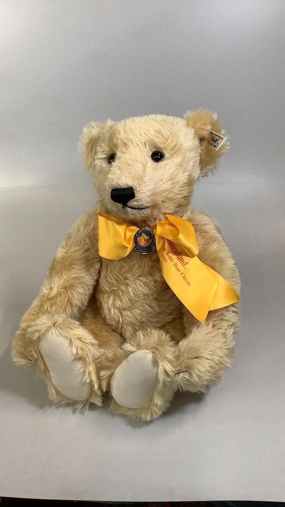 Steiff 1993 Disneyland Classic Bear (1 of 6)